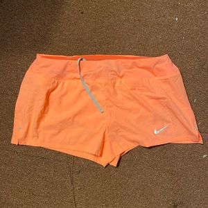 Womens Nike running 3 in short size XL